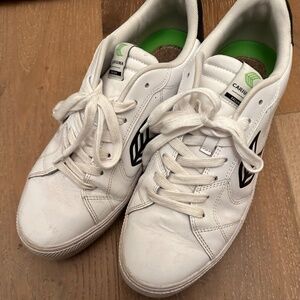 Cariuma Men’s sneakers size 12